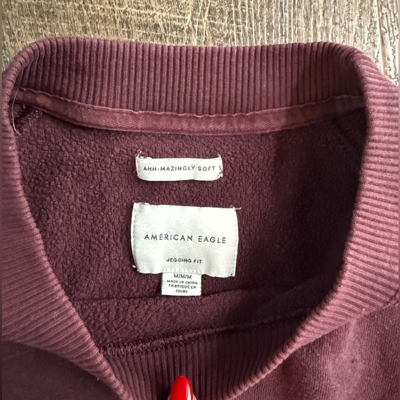 American Eagle crew neck - Picture 2 of 2